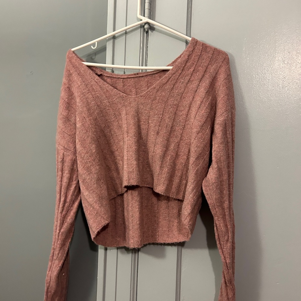 Cute sweater too long sleeve